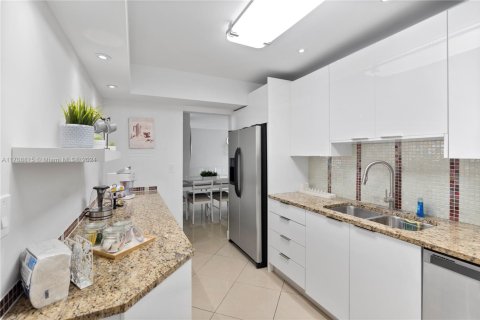 Copropriété à vendre à Hollywood, Floride: 2 chambres, 114.83 m2 № 1694703 - photo 14