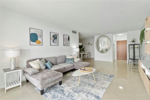 Copropriété à vendre à Hollywood, Floride: 2 chambres, 114.83 m2 № 1694703 - photo 24