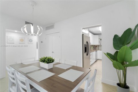Copropriété à vendre à Hollywood, Floride: 2 chambres, 114.83 m2 № 1694703 - photo 21