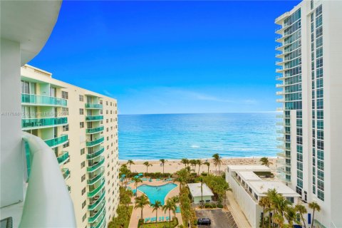 Copropriété à vendre à Hollywood, Floride: 2 chambres, 114.83 m2 № 1694703 - photo 29