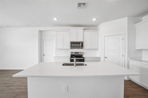House in Lakeland, Florida 4 bedrooms, 217.02 sq.m. № 2231039 - photo 13