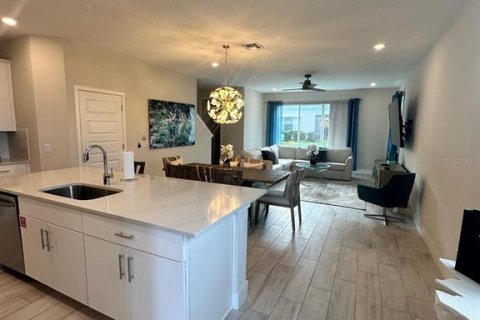 Townhouse in Four Corners, Florida 3 bedrooms, 154.12 sq.m. № 1684663 - photo 24