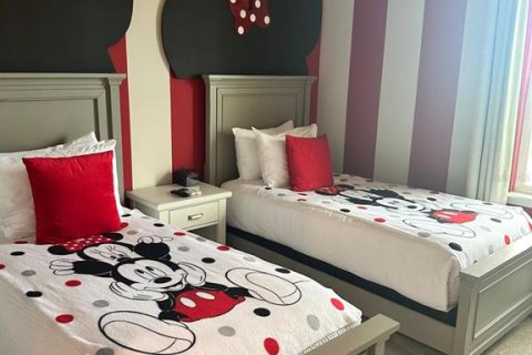 Townhouse in Four Corners, Florida 3 bedrooms, 154.12 sq.m. № 1684663 - photo 8