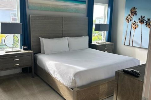 Townhouse in Four Corners, Florida 3 bedrooms, 154.12 sq.m. № 1684663 - photo 9