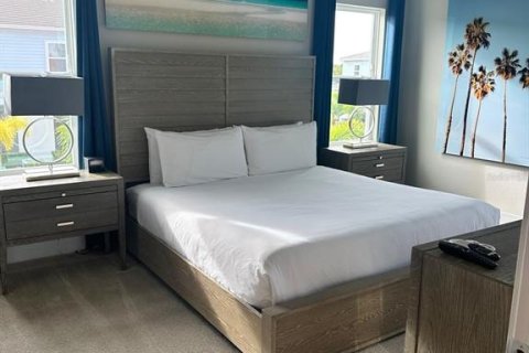 Townhouse in Four Corners, Florida 3 bedrooms, 154.12 sq.m. № 1684663 - photo 4