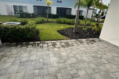 Townhouse in Four Corners, Florida 3 bedrooms, 154.12 sq.m. № 1684663 - photo 15