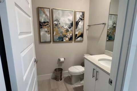 Townhouse in Four Corners, Florida 3 bedrooms, 154.12 sq.m. № 1684663 - photo 16