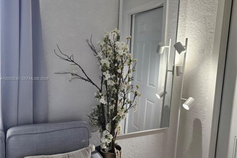 Apartment in Miami, Florida 294.31 sq.m. № 2067708 - photo 4