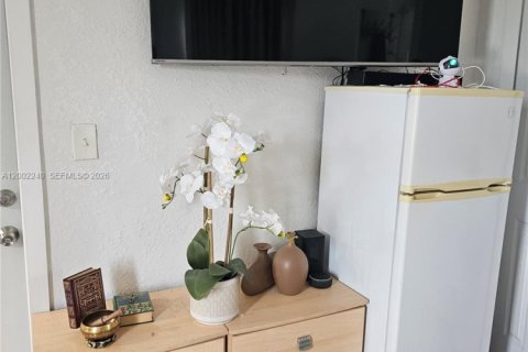 Apartment in Miami, Florida 294.31 sq.m. № 2067708 - photo 3