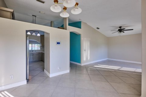 Villa ou maison à vendre à Port St. Lucie, Floride: 3 chambres, 154.12 m2 № 2083074 - photo 17
