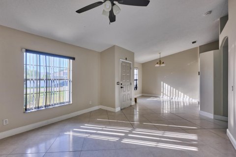 Villa ou maison à vendre à Port St. Lucie, Floride: 3 chambres, 154.12 m2 № 2083074 - photo 23