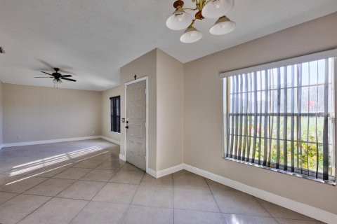 Villa ou maison à vendre à Port St. Lucie, Floride: 3 chambres, 154.12 m2 № 2083074 - photo 21