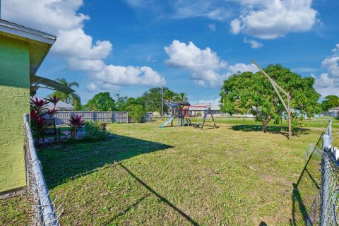 Villa ou maison à vendre à Port St. Lucie, Floride: 3 chambres, 154.12 m2 № 2083074 - photo 25