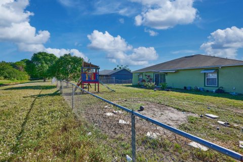Villa ou maison à vendre à Port St. Lucie, Floride: 3 chambres, 154.12 m2 № 2083074 - photo 24