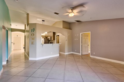 Villa ou maison à vendre à Port St. Lucie, Floride: 3 chambres, 154.12 m2 № 2083074 - photo 9