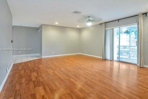 Снять в аренду кондоминиум в Бока-Ратон, Флорида 1 спальня, 89.56м2, № 1957274 - фото 3