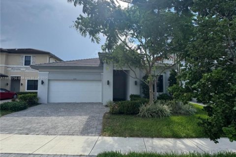 Villa ou maison à louer à Miramar, Floride: 4 chambres, 211.26 m2 № 1877547 - photo 1