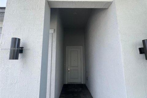 Villa ou maison à louer à Miramar, Floride: 4 chambres, 211.26 m2 № 1877547 - photo 5