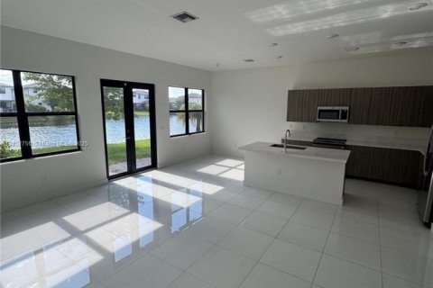 Villa ou maison à louer à Miramar, Floride: 4 chambres, 211.26 m2 № 1877547 - photo 8