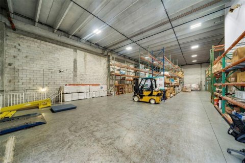 Commercial property in Doral, Florida № 2086689 - photo 12