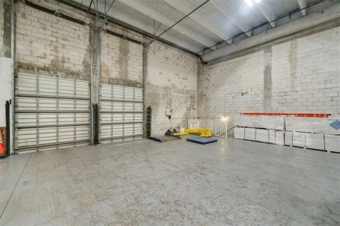 Commercial property in Doral, Florida № 2086689 - photo 15