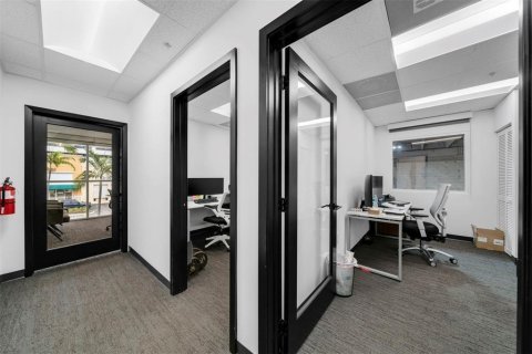 Commercial property in Doral, Florida № 2086689 - photo 24