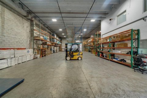 Commercial property in Doral, Florida № 2086689 - photo 13