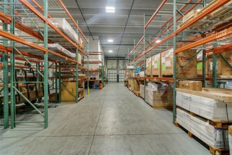 Commercial property in Doral, Florida № 2086689 - photo 14