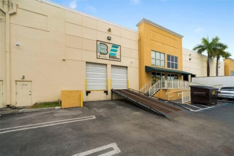 Commercial property in Doral, Florida № 2086689 - photo 7