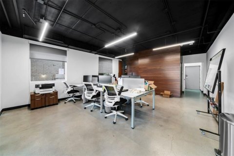 Commercial property in Doral, Florida № 2086689 - photo 29