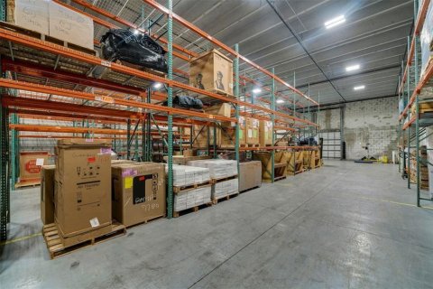 Commercial property in Doral, Florida № 2086689 - photo 18