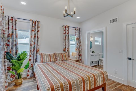 House in West Palm Beach, Florida 2 bedrooms, 69.86 sq.m. № 2184999 - photo 17