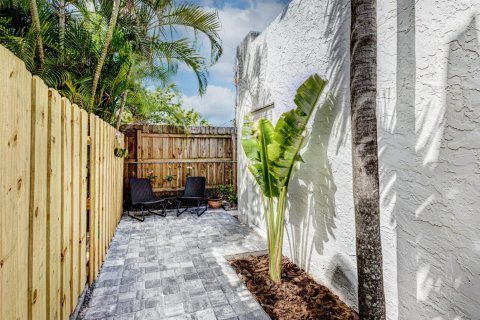 House in West Palm Beach, Florida 2 bedrooms, 69.86 sq.m. № 2184999 - photo 28