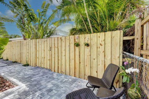 House in West Palm Beach, Florida 2 bedrooms, 69.86 sq.m. № 2184999 - photo 30