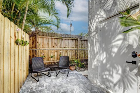 House in West Palm Beach, Florida 2 bedrooms, 69.86 sq.m. № 2184999 - photo 29