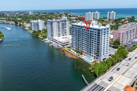 Condominio en Pompano Beach, Florida, 2 dormitorios  № 2037929