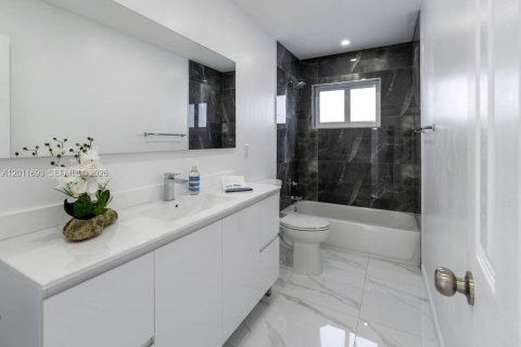 Villa ou maison à vendre à Pembroke Pines, Floride: 3 chambres, 153.75 m2 № 2074945 - photo 25