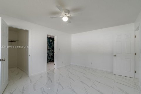 Villa ou maison à vendre à Pembroke Pines, Floride: 3 chambres, 153.75 m2 № 2074945 - photo 16