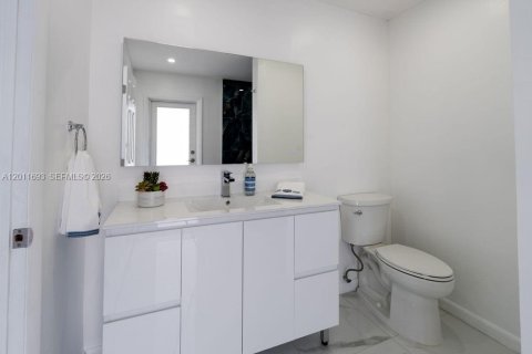Villa ou maison à vendre à Pembroke Pines, Floride: 3 chambres, 153.75 m2 № 2074945 - photo 19