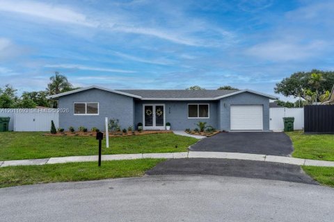 Villa ou maison à Pembroke Pines, Floride 3 chambres, 153.75 m2 № 2074945