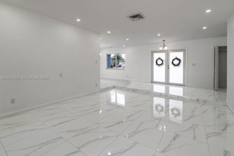 Villa ou maison à vendre à Pembroke Pines, Floride: 3 chambres, 153.75 m2 № 2074945 - photo 5