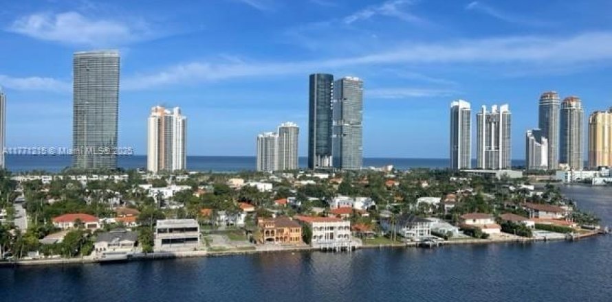Condo in Aventura, Florida, 3 bedrooms № 1867206