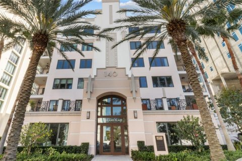 Condominio en venta en Saint Petersburg, Florida, 2 dormitorios, 185.62 m2 № 1918922 - foto 1