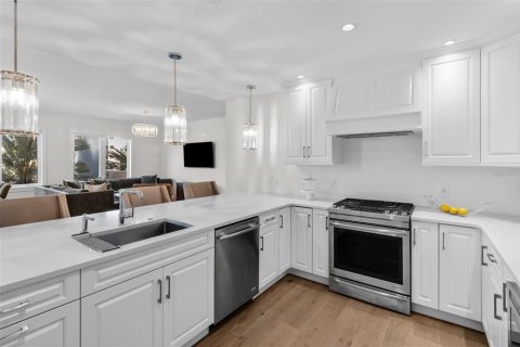 Condominio en venta en Saint Petersburg, Florida, 2 dormitorios, 185.62 m2 № 1918922 - foto 12