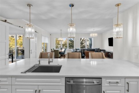 Condominio en venta en Saint Petersburg, Florida, 2 dormitorios, 185.62 m2 № 1918922 - foto 10