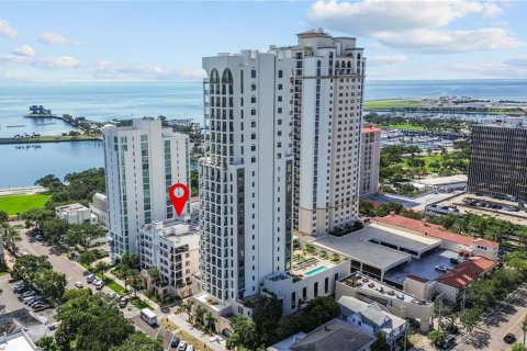 Condominio en venta en Saint Petersburg, Florida, 2 dormitorios, 185.62 m2 № 1918922 - foto 2