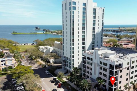 Condominio en venta en Saint Petersburg, Florida, 2 dormitorios, 185.62 m2 № 1918922 - foto 3