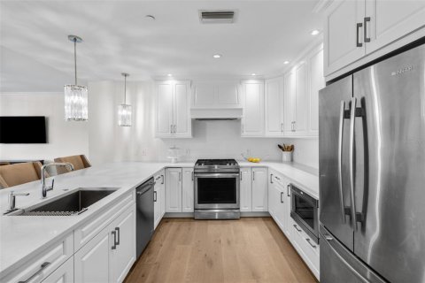 Condominio en venta en Saint Petersburg, Florida, 2 dormitorios, 185.62 m2 № 1918922 - foto 13