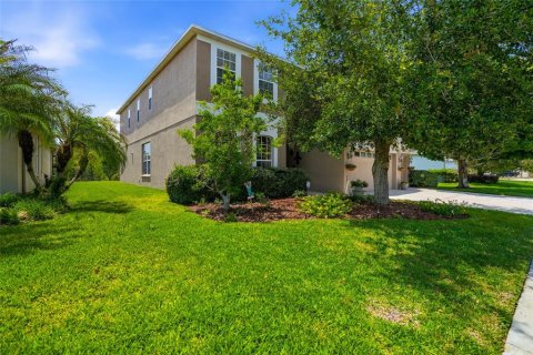 Villa ou maison à vendre à Land O' Lakes, Floride: 5 chambres, 314.94 m2 № 2137616 - photo 4