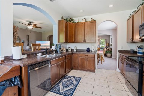 Villa ou maison à vendre à Land O' Lakes, Floride: 5 chambres, 314.94 m2 № 2137616 - photo 11